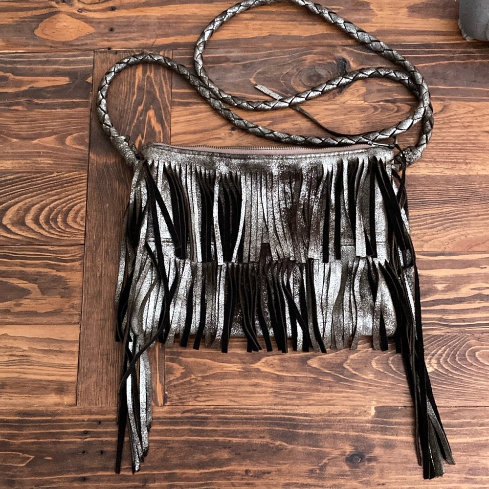 TOTEM SALVAGED Metallic Fringe Crossbody - Like new!